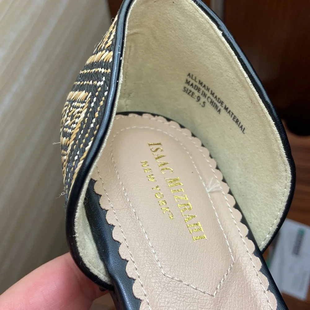 Isaac Mizrahi New York woven black flats size 9.5 - Picture 2 of 6
